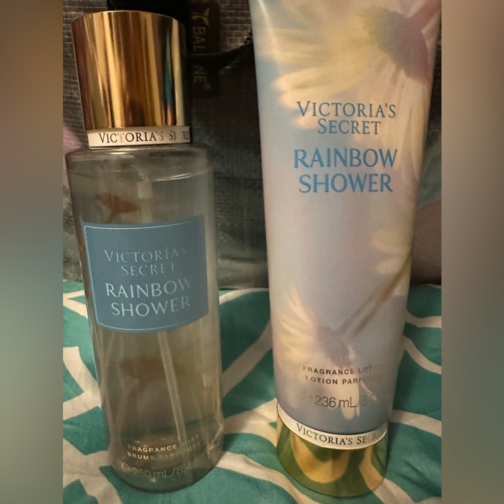 Victoria’s Secret rainbow shower set